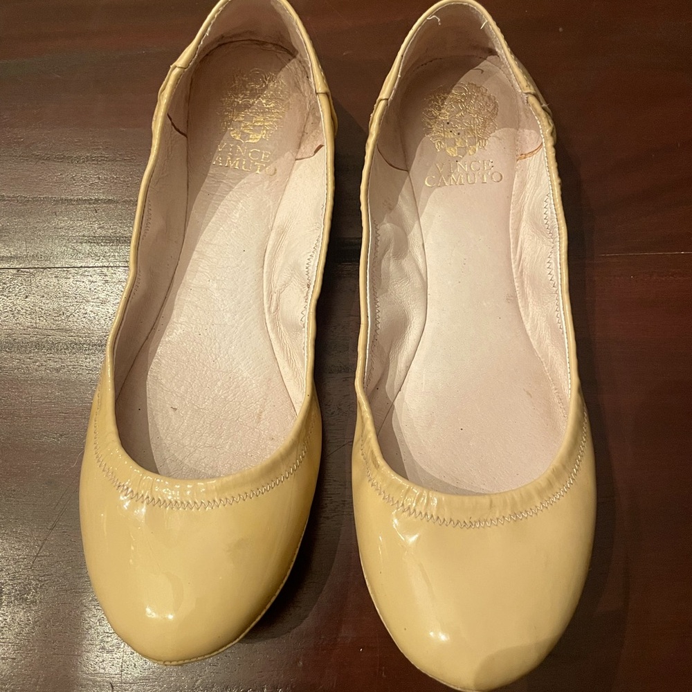 Vince Camuto patent leather flats, cream color, Size 8.5